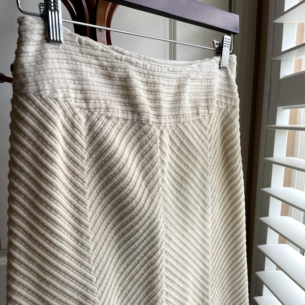 The Limited | Winter White Chevron Corduroy Skirt | Size 4